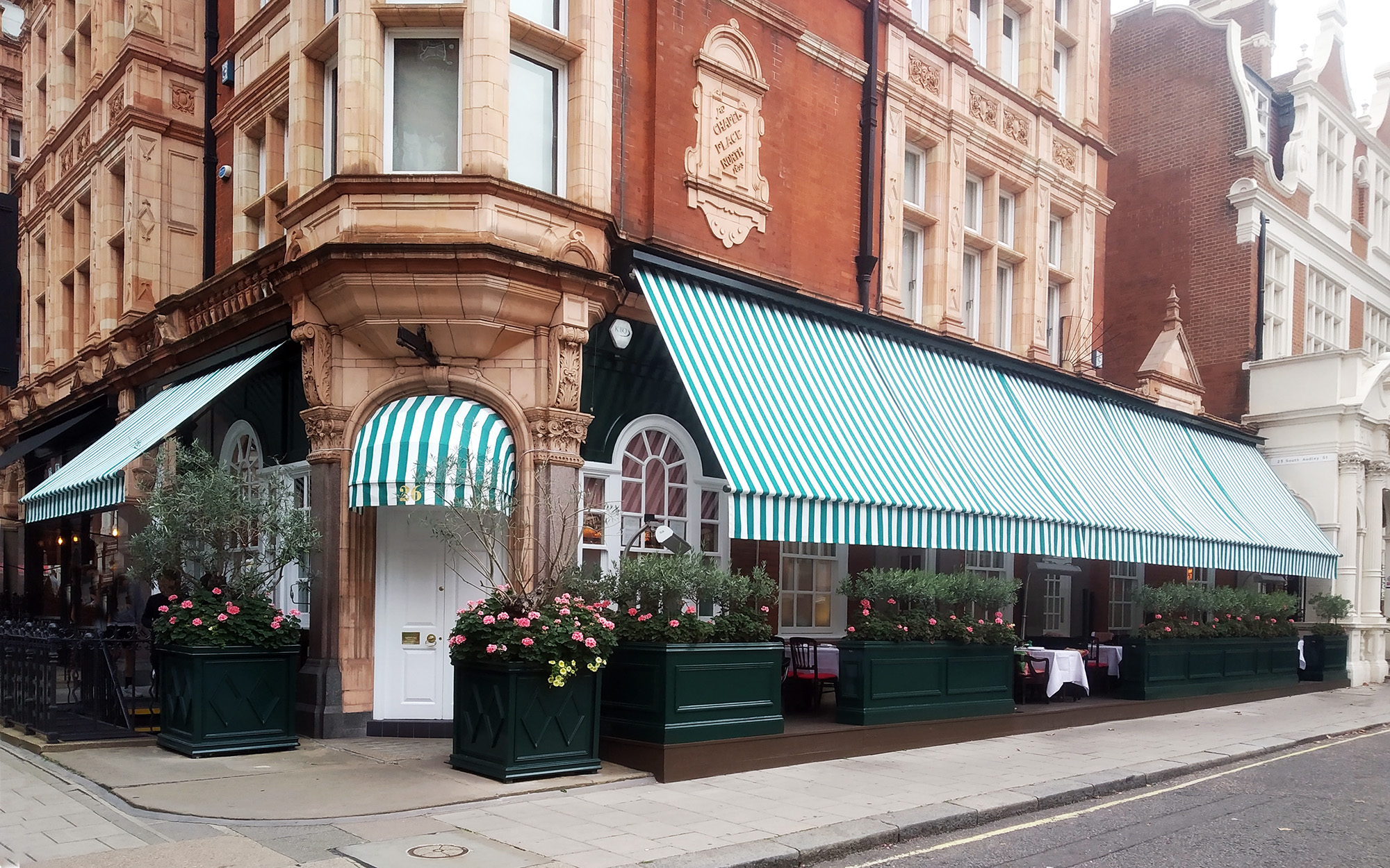 Awning refurbishment at Harry's Bar Morco Blinds